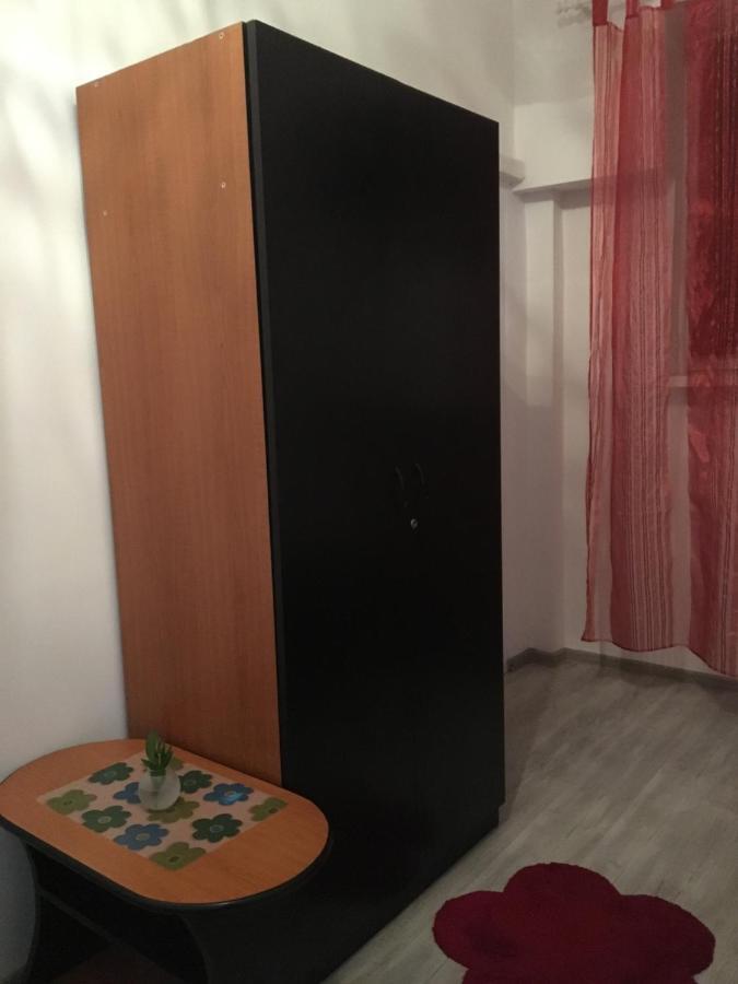 Small Studio2 *